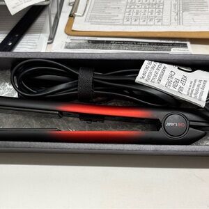 CHI Hair Straightener in Black and Red